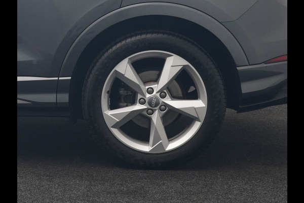 Audi Q3 35 TFSI S Line Pro Line S 150pk | Trekhaak | Cruise Control | Sportstoelen Verwarmd | Blis | DAB | Navigatie | 19"L.M