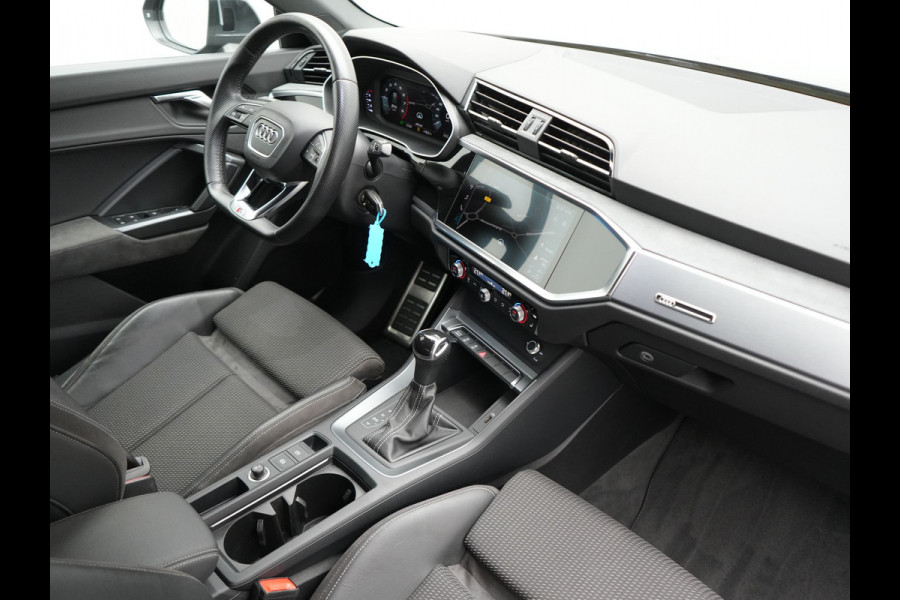 Audi Q3 35 TFSI S Line Pro Line S 150pk | Trekhaak | Cruise Control | Sportstoelen Verwarmd | Blis | DAB | Navigatie | 19"L.M