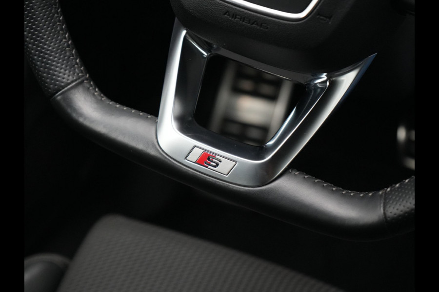 Audi Q3 35 TFSI S Line Pro Line S 150pk | Trekhaak | Cruise Control | Sportstoelen Verwarmd | Blis | DAB | Navigatie | 19"L.M