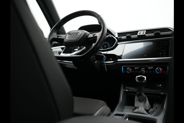 Audi Q3 35 TFSI S Line Pro Line S 150pk | Trekhaak | Cruise Control | Sportstoelen Verwarmd | Blis | DAB | Navigatie | 19"L.M