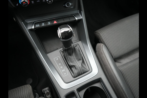 Audi Q3 35 TFSI S Line Pro Line S 150pk | Trekhaak | Cruise Control | Sportstoelen Verwarmd | Blis | DAB | Navigatie | 19"L.M