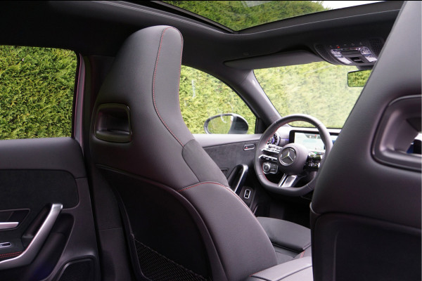 Mercedes-Benz A-Klasse A 250 e AMG Line Night Facelift | Pano Carplay Distronic Sfeer