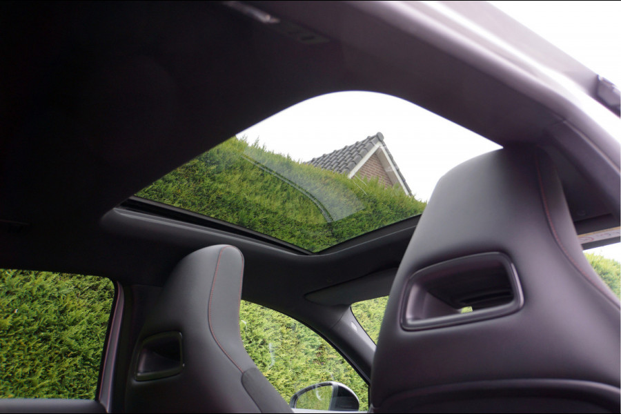 Mercedes-Benz A-Klasse A 250 e AMG Line Night Facelift | Pano Carplay Distronic Sfeer