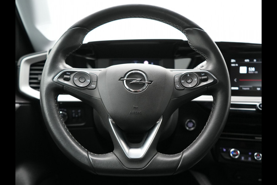 Opel Mokka-e Elegance 50-kWh 11kw bl. 136pk | 360 Camera | BLIS | Voorstoelen Verwarmd | Warmtepomp | Apple Carplay | Cruise Control | 17"L.M | LED Koplampen | Virtual | Lane Assist | DAB |