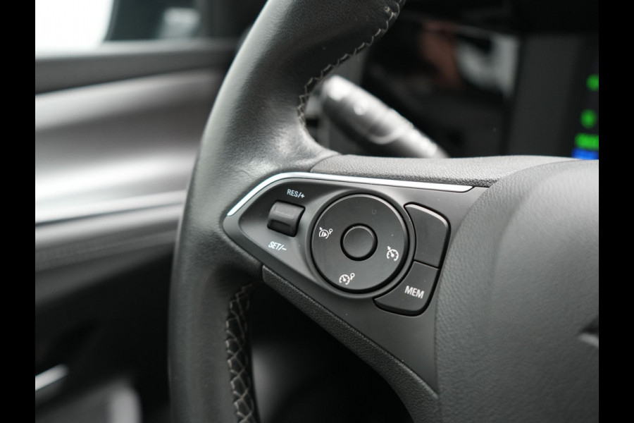 Opel Mokka-e Elegance 50-kWh 11kw bl. 136pk | 360 Camera | BLIS | Voorstoelen Verwarmd | Warmtepomp | Apple Carplay | Cruise Control | 17"L.M | LED Koplampen | Virtual | Lane Assist | DAB |