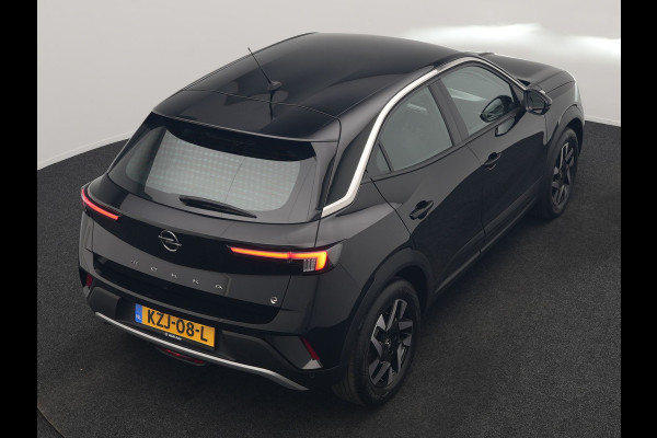 Opel Mokka-e Elegance 50-kWh 11kw bl. 136pk | 360 Camera | BLIS | Voorstoelen Verwarmd | Warmtepomp | Apple Carplay | Cruise Control | 17"L.M | LED Koplampen | Virtual | Lane Assist | DAB |