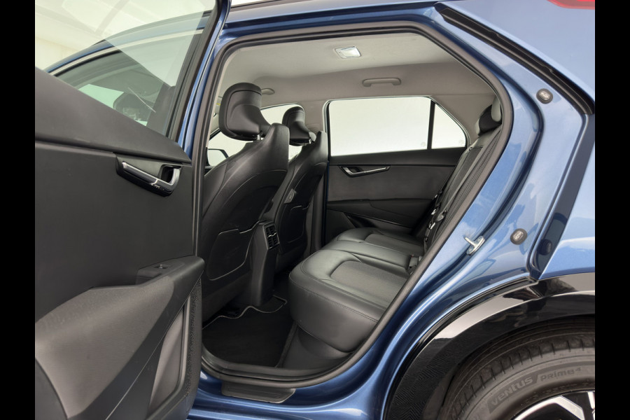 Kia Niro EV DynamicLine 64.8 kWh [3-Fase-11kW] {SoH-99%} (INCL-BTW) Aut. *LEATHER-FABRIC | ADAPTIVE-CRUISE | NAVI-FULLMAP | LANE-ASSIST | DIGI-COCKPIT | KEYLESS | CAMERA | DAB | COMFORTSEATS | SHIFTPADDLES | ECC | PDC | CARPLAY | 17''ALU*