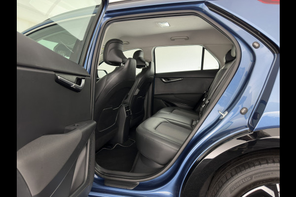 Kia Niro EV DynamicLine 64.8 kWh [3-Fase-11kW] {SoH-99%} (INCL-BTW) Aut. *LEATHER-FABRIC | ADAPTIVE-CRUISE | NAVI-FULLMAP | LANE-ASSIST | DIGI-COCKPIT | KEYLESS | CAMERA | DAB | COMFORTSEATS | SHIFTPADDLES | ECC | PDC | CARPLAY | 17''ALU*