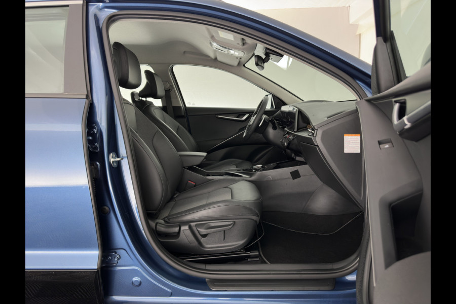 Kia Niro EV DynamicLine 64.8 kWh [3-Fase-11kW] {SoH-99%} (INCL-BTW) Aut. *LEATHER-FABRIC | ADAPTIVE-CRUISE | NAVI-FULLMAP | LANE-ASSIST | DIGI-COCKPIT | KEYLESS | CAMERA | DAB | COMFORTSEATS | SHIFTPADDLES | ECC | PDC | CARPLAY | 17''ALU*