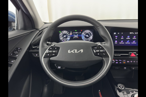 Kia Niro EV DynamicLine 64.8 kWh [3-Fase-11kW] {SoH-99%} (INCL-BTW) Aut. *LEATHER-FABRIC | ADAPTIVE-CRUISE | NAVI-FULLMAP | LANE-ASSIST | DIGI-COCKPIT | KEYLESS | CAMERA | DAB | COMFORTSEATS | SHIFTPADDLES | ECC | PDC | CARPLAY | 17''ALU*