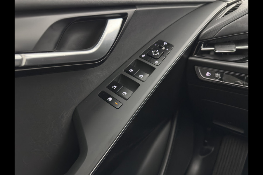Kia Niro EV DynamicLine 64.8 kWh [3-Fase-11kW] {SoH-99%} (INCL-BTW) Aut. *LEATHER-FABRIC | ADAPTIVE-CRUISE | NAVI-FULLMAP | LANE-ASSIST | DIGI-COCKPIT | KEYLESS | CAMERA | DAB | COMFORTSEATS | SHIFTPADDLES | ECC | PDC | CARPLAY | 17''ALU*