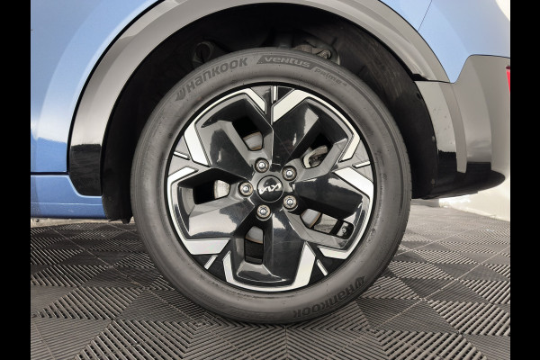 Kia Niro EV DynamicLine 64.8 kWh [3-Fase-11kW] {SoH-99%} (INCL-BTW) Aut. *LEATHER-FABRIC | ADAPTIVE-CRUISE | NAVI-FULLMAP | LANE-ASSIST | DIGI-COCKPIT | KEYLESS | CAMERA | DAB | COMFORTSEATS | SHIFTPADDLES | ECC | PDC | CARPLAY | 17''ALU*