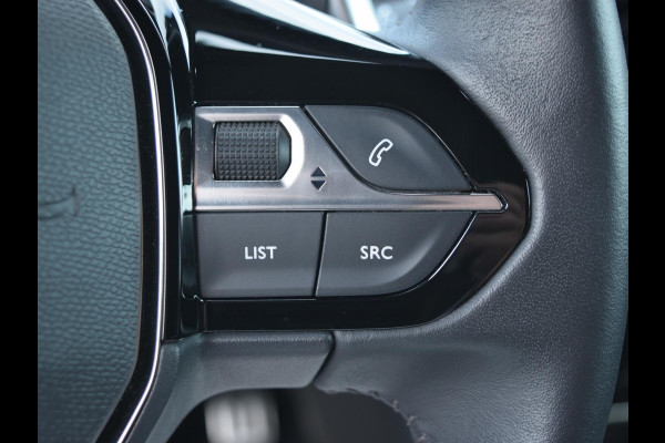 Peugeot 2008 1.2 PureTech Allure Pack | AUTOMAAT | 130 PK | NAVI | CRUISE CONTROL | PARKEERSENSOREN MET CAMERA | CLIMATE CONTROL | 25.716 KM