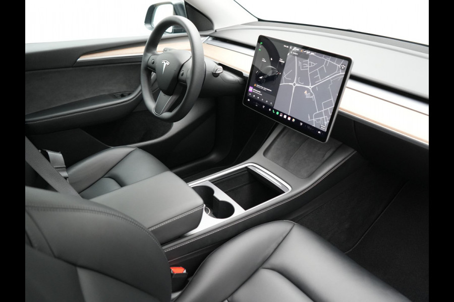 Tesla Model Y RWD 58 kWh 299pk Dealer O.H | Panodak | Full Self Driving Capability | Adaptive Cruise | 360 Camera | Lederen Sportstoelen Memory & Verwarmd | Keyless | BLIS | Navigatie | Virtual | DAB | Spotify | 20"L.M |