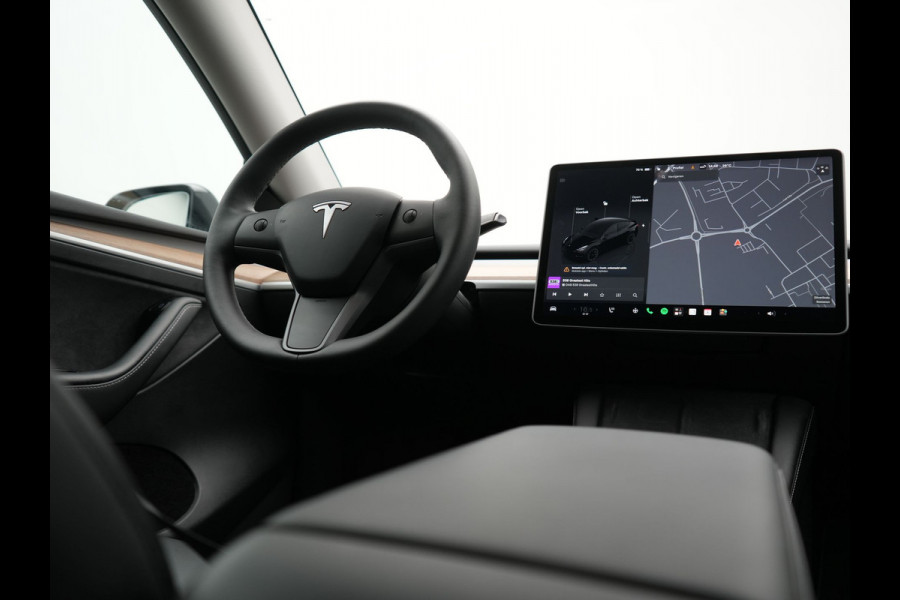 Tesla Model Y RWD 58 kWh 299pk Dealer O.H | Panodak | Full Self Driving Capability | Adaptive Cruise | 360 Camera | Lederen Sportstoelen Memory & Verwarmd | Keyless | BLIS | Navigatie | Virtual | DAB | Spotify | 20"L.M |