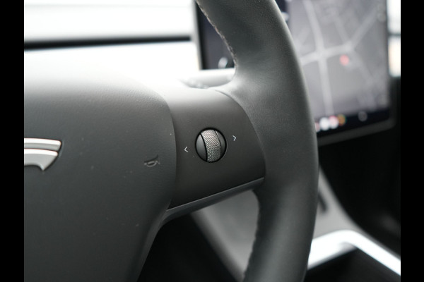 Tesla Model Y RWD 58 kWh 299pk Dealer O.H | Panodak | Full Self Driving Capability | Adaptive Cruise | 360 Camera | Lederen Sportstoelen Memory & Verwarmd | Keyless | BLIS | Navigatie | Virtual | DAB | Spotify | 20"L.M |