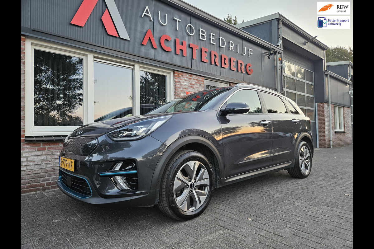 Kia e-Niro ExecutiveLine 64 kWh SOH 100%! Carplay! Camera! Leer! Nette Auto! Navigatie!