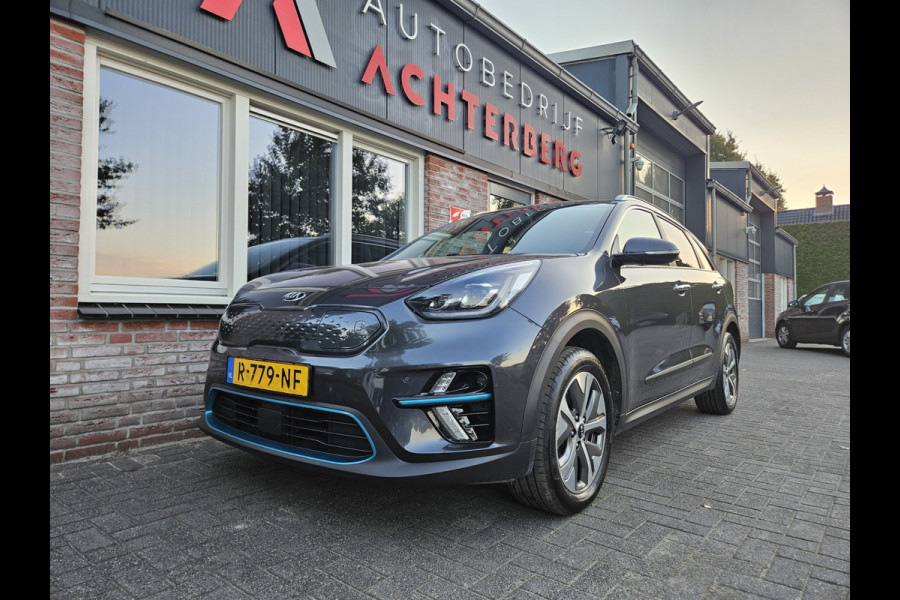 Kia e-Niro ExecutiveLine 64 kWh SOH 100%! Carplay! Camera! Leer! Nette Auto! Navigatie!