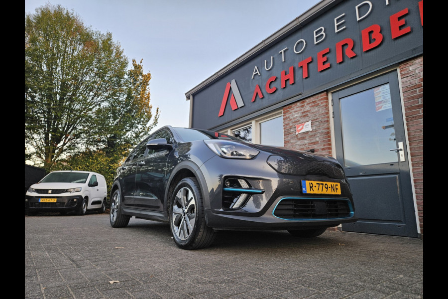 Kia e-Niro ExecutiveLine 64 kWh SOH 100%! Carplay! Camera! Leer! Nette Auto! Navigatie!