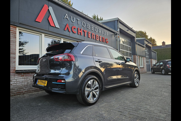 Kia e-Niro ExecutiveLine 64 kWh SOH 100%! Carplay! Camera! Leer! Nette Auto! Navigatie!