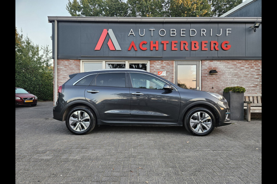 Kia e-Niro ExecutiveLine 64 kWh SOH 100%! Carplay! Camera! Leer! Nette Auto! Navigatie!