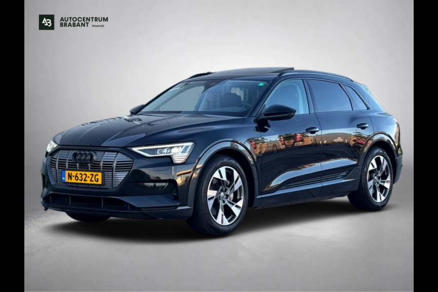 Audi e-tron E-tron 55 quattro 95 kWh (Goed OndH, Panorama, Carplay, Trekhaak, Lane Assist, StoelV, Camera, Addapt Cruise, Etc)
