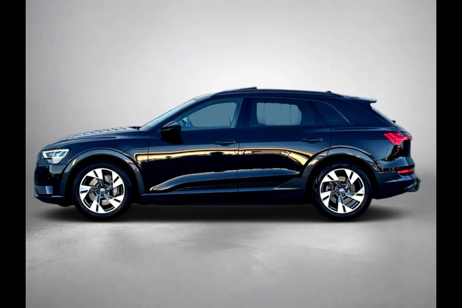 Audi e-tron E-tron 55 quattro 95 kWh (Goed OndH, Panorama, Carplay, Trekhaak, Lane Assist, StoelV, Camera, Addapt Cruise, Etc)
