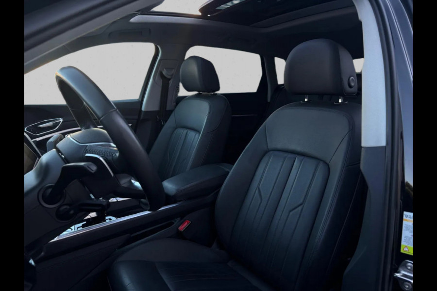 Audi e-tron E-tron 55 quattro 95 kWh (Goed OndH, Panorama, Carplay, Trekhaak, Lane Assist, StoelV, Camera, Addapt Cruise, Etc)