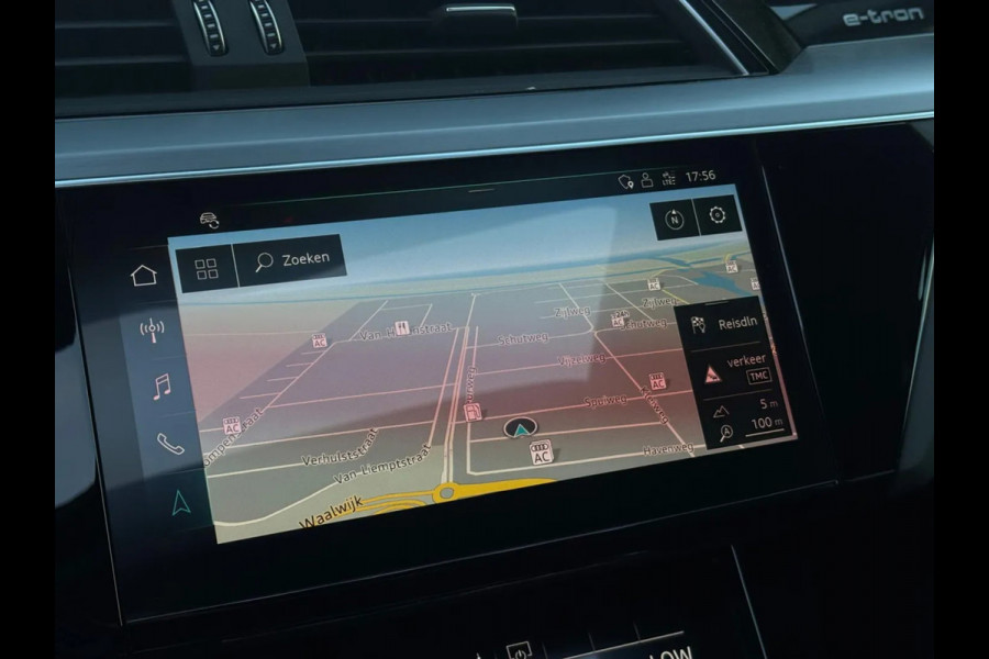 Audi e-tron E-tron 55 quattro 95 kWh (Goed OndH, Panorama, Carplay, Trekhaak, Lane Assist, StoelV, Camera, Addapt Cruise, Etc)