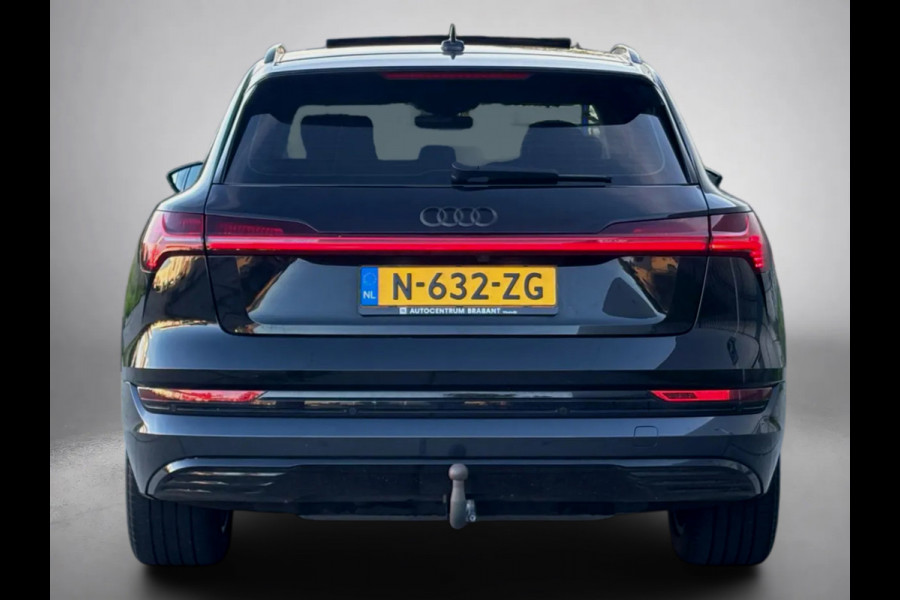 Audi e-tron E-tron 55 quattro 95 kWh (Goed OndH, Panorama, Carplay, Trekhaak, Lane Assist, StoelV, Camera, Addapt Cruise, Etc)