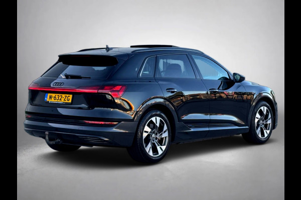 Audi e-tron E-tron 55 quattro 95 kWh (Goed OndH, Panorama, Carplay, Trekhaak, Lane Assist, StoelV, Camera, Addapt Cruise, Etc)