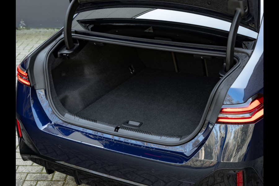 BMW i5 M60 xDrive - M-Sport Pro - Pano - Bowers & Wilkins - Stoelventilatie - ACC
