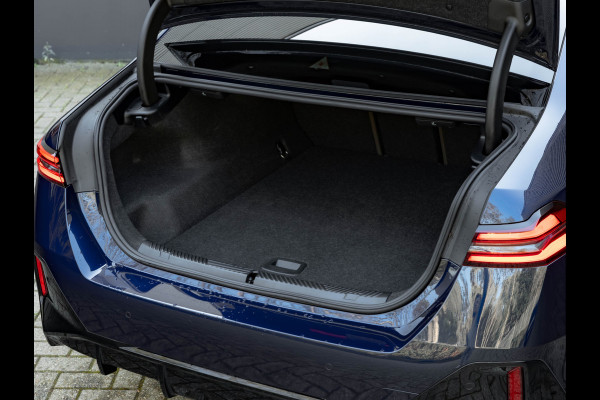 BMW i5 M60 xDrive - M-Sport Pro - Pano - Bowers & Wilkins - Stoelventilatie - ACC