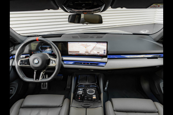 BMW i5 M60 xDrive - M-Sport Pro - Pano - Bowers & Wilkins - Stoelventilatie - ACC