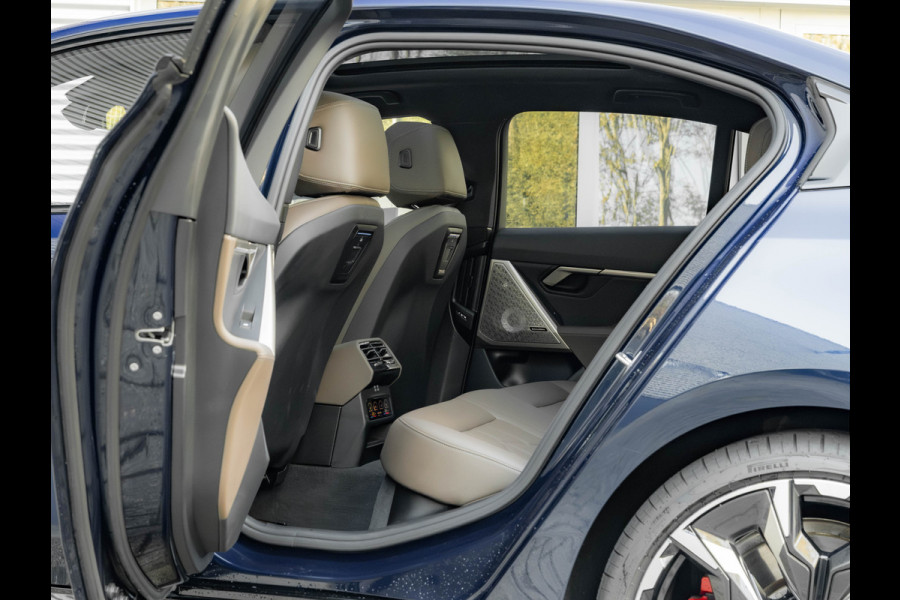 BMW i5 M60 xDrive - M-Sport Pro - Pano - Bowers & Wilkins - Stoelventilatie - ACC