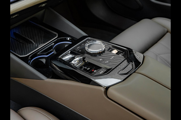 BMW i5 M60 xDrive - M-Sport Pro - Pano - Bowers & Wilkins - Stoelventilatie - ACC