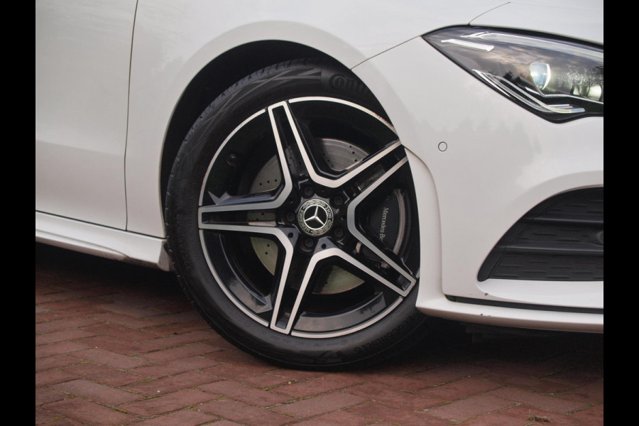 Mercedes-Benz CLA-Klasse Shooting Brake 200 Business Solution AMG | Panoramadak | Elektrisch verstelbare stoel(en) | Matrix LED koplampen | NL-Auto |