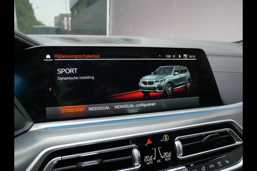 BMW X5 xDrive45e M-SPORT | A.C.C | H.U.D | TREKHAAK | 4WS | 22 INCH | LUCHTVERING!!