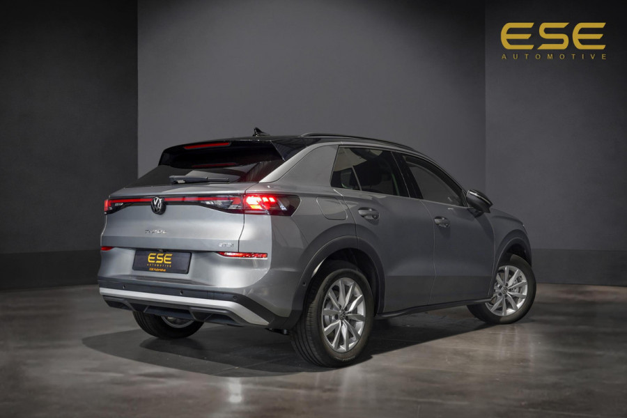 Volkswagen T-Roc 1.5 eTSI Life |Pano|Camera|Trekhaak|