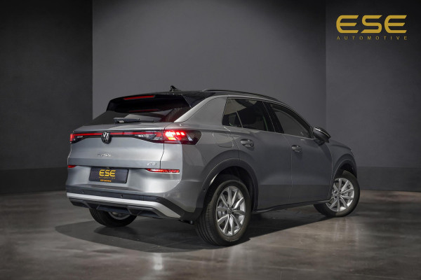 Volkswagen T-Roc 1.5 eTSI Life |Pano|Camera|Trekhaak|