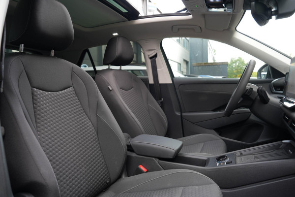 Volkswagen T-Roc 1.5 eTSI Life |Pano|Camera|Trekhaak|