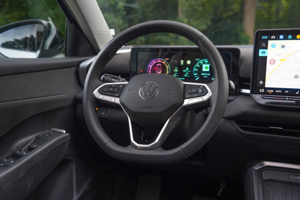 Volkswagen T-Roc 1.5 eTSI Life |Pano|Camera|Trekhaak|