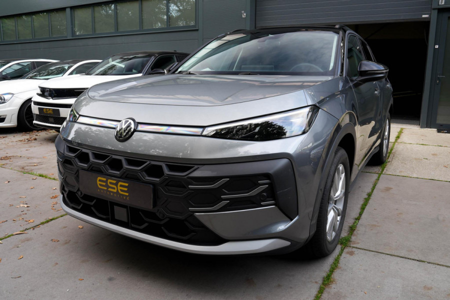 Volkswagen T-Roc 1.5 eTSI Life |Pano|Camera|Trekhaak|