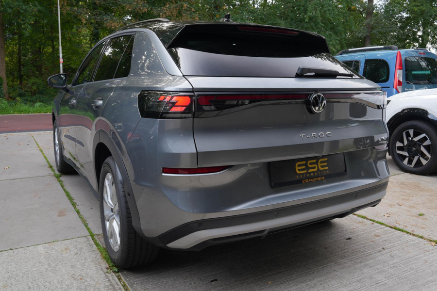 Volkswagen T-Roc 1.5 eTSI Life |Pano|Camera|Trekhaak|