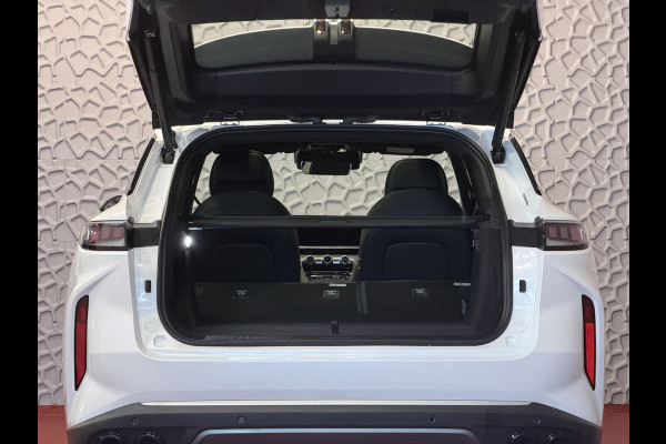 Omoda 9 OMODA 9 PREMIUM AWD 538 PK | Stary White | FABRIEKSGARANTIE PHEV SUV | 145 KM ELEKTRISCH | ONGEBRUIKTE NIEUWE AUTO 4WD 4X4