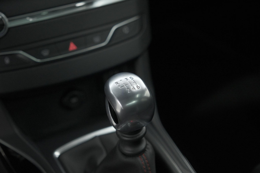 Peugeot 308 SW PureTech 130 GT-line | Black Pack | Panoramadak | Camera | Adaptieve Cruise Control