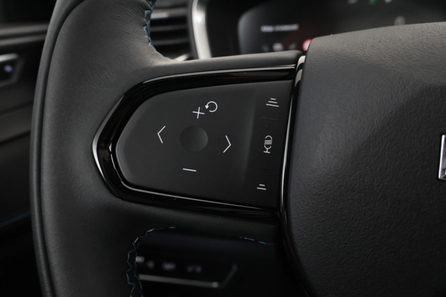 Lynk & Co 01 1.5 Panorama, Apple carplay, Zwarte hemel!