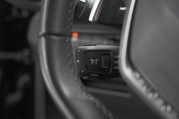 Peugeot 3008 PureTech 130 EAT8 Allure | Camera | Stoelverwarming | Apple Carplay | Dodehoekdetectie