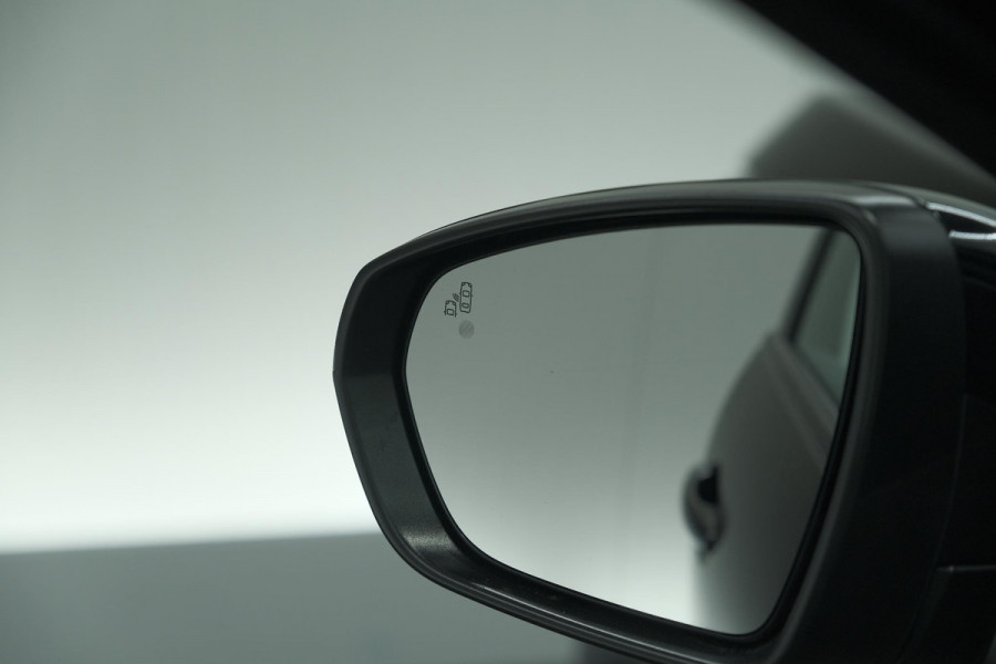 Peugeot 3008 PureTech 130 EAT8 Allure | Camera | Stoelverwarming | Apple Carplay | Dodehoekdetectie