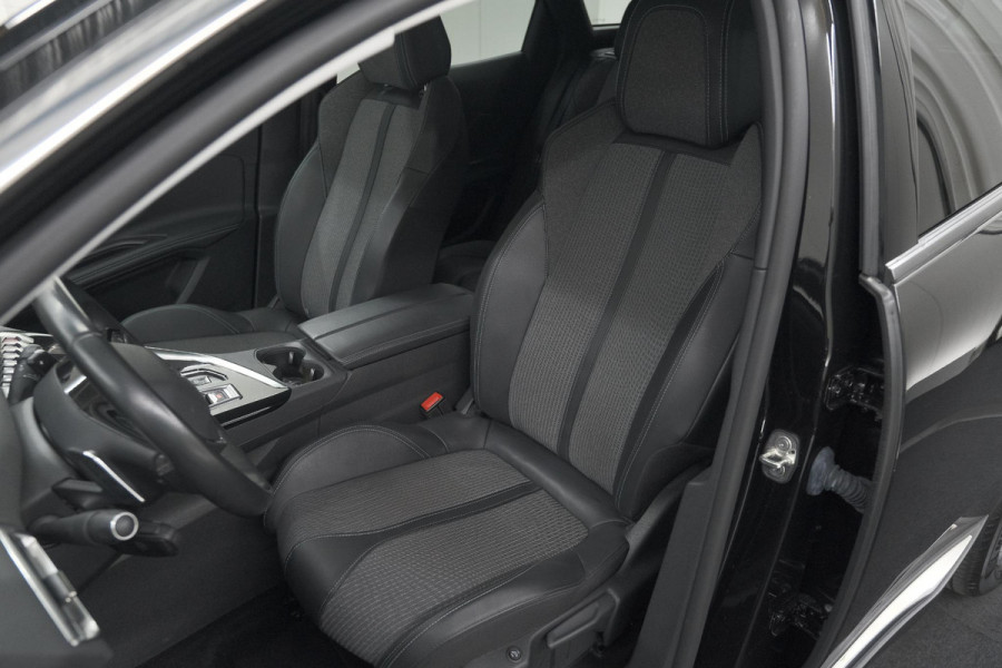 Peugeot 3008 PureTech 130 EAT8 Allure | Camera | Stoelverwarming | Apple Carplay | Dodehoekdetectie